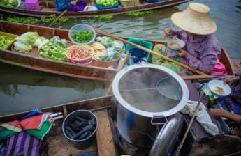 Mercado Flutuante de Damnoen Saduak